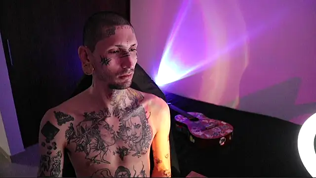 Snapshot of TokyoHatsumoto chatting on 12/19/25, 02:26 TokyoHatsumoto online show from 12/19/25, 02:26