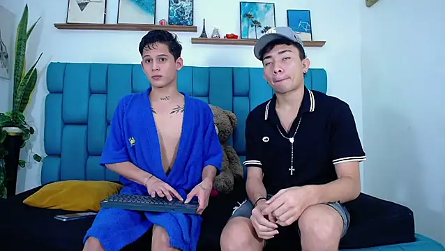 Hot Boys Latinos X online show from 03/26/26, 04:16