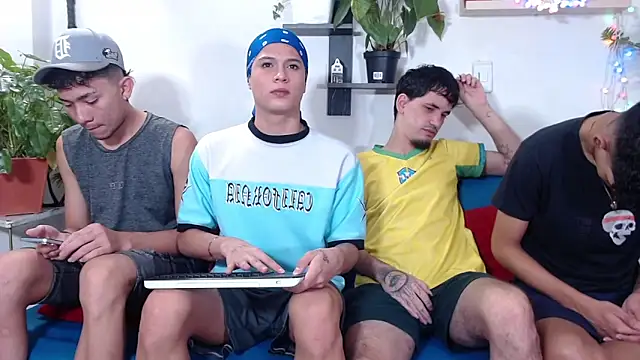 Hot Boys Latinos X online show from 04/12/26, 06:11