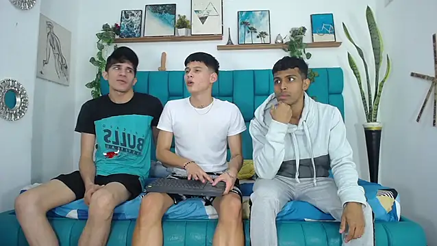 Hot Boys Latinos X online show from 11/13/25, 10:02