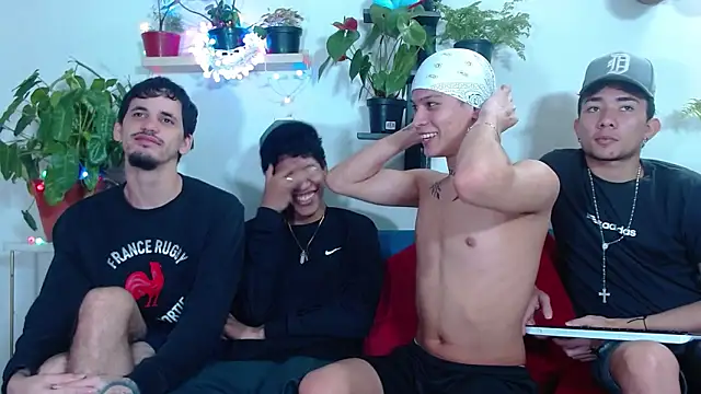 Hot Boys Latinos X online show from 04/05/26, 07:42