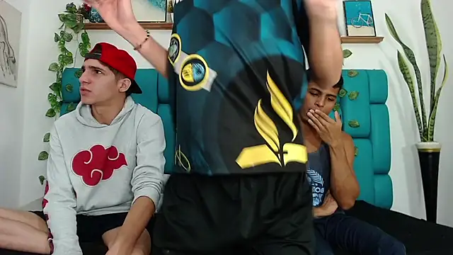 Hot Boys Latinos X online show from 11/01/25, 01:27