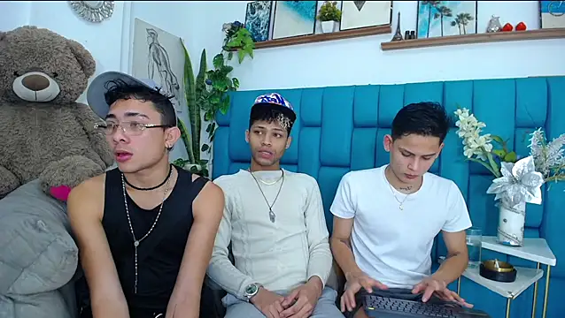 Hot Boys Latinos X online show from 02/07/26, 11:13