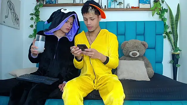 Hot Boys Latinos X online show from 01/08/26, 09:54