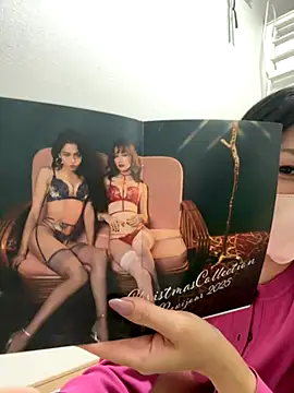 Snapshot of akimix_xoxo chatting on 11/17/25, 08:40 akimix xoxo online show from 11/17/25, 08:40