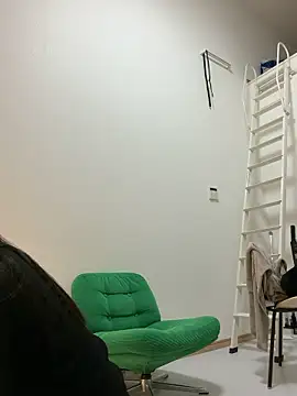 Snapshot of akimix_xoxo chatting on 04/09/26, 04:35 akimix xoxo online show from 04/09/26, 04:35