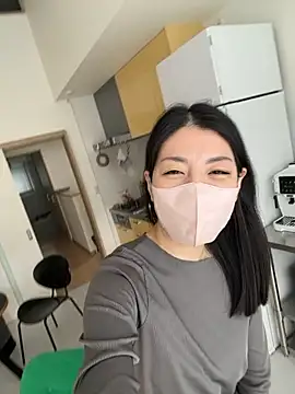 Snapshot of akimix_xoxo chatting on 11/18/25, 03:10 akimix xoxo online show from 11/18/25, 03:10