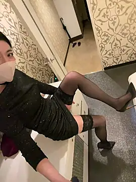 Snapshot of akimix_xoxo chatting on 04/15/26, 12:10 akimix xoxo online show from 04/15/26, 12:10