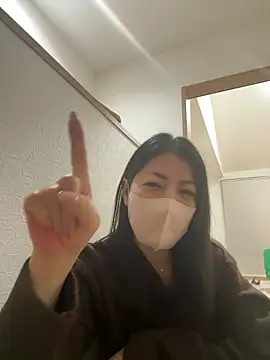 Snapshot of akimix_xoxo chatting on 11/19/25, 01:44 akimix xoxo online show from 11/19/25, 01:44