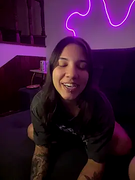 Hannahinfame online show from 11/11/25, 05:24