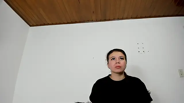 Snapshot of Vanessa_Martinz chatting on 11/14/25, 12:31 Vanessa Martinz online show from 11/14/25, 12:31