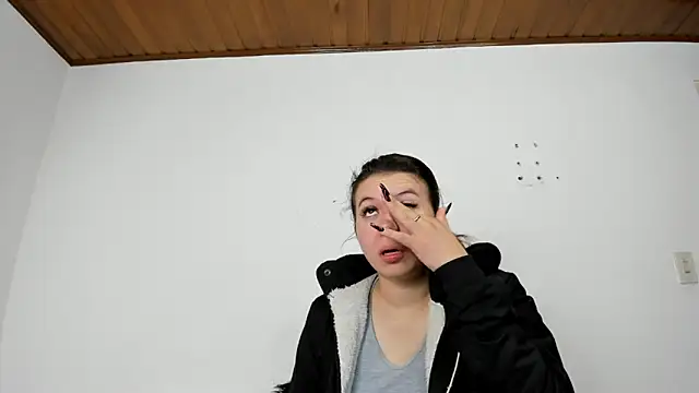 Snapshot of Vanessa_Martinz chatting on 11/15/25, 11:58 Vanessa Martinz online show from 11/15/25, 11:58