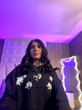 MAIILY TAY online show from 11/15/25, 11:36