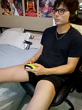 Ais B10 online show from 04/17/26, 03:42