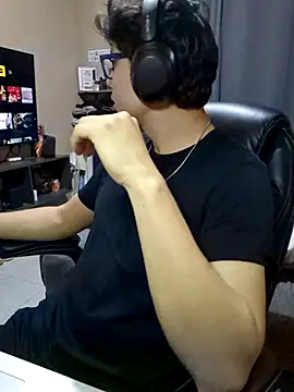 Ais B10 online show from 02/17/26, 03:15