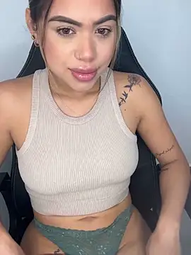 Alanna-foxx online show from 11/20/25, 09:47