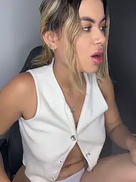 Alanna-foxx online show from 11/05/25, 03:20