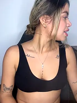 Alanna-foxx online show from 11/22/25, 04:00