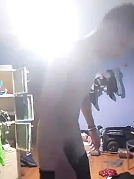 Snapshot of Ojitosbrrr chatting on 11/28/25, 01:28 Ojitosbrrr online show from 11/28/25, 01:28