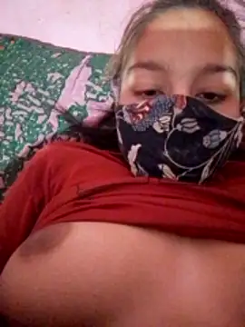 Snapshot of Poonam12A chatting on 12/18/25, 08:34 Poonam12A online show from 12/18/25, 08:34