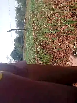 Snapshot of Poonam12A chatting on 11/16/25, 05:12 Poonam12A online show from 11/16/25, 05:12