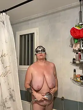 MlleKahh online show from 11/04/25, 08:12