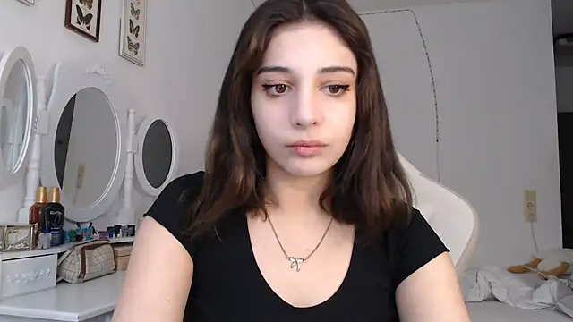 Snapshot of bellefleurrr chatting on 06/09/26, 04:41 bellefleurrr online show from 06/09/26, 04:41