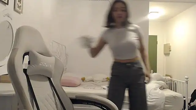 bellefleurrr online show from 04/16/26, 08:53