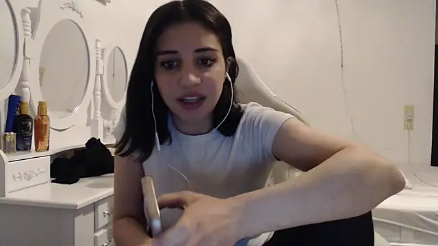 bellefleurrr online show from 04/15/26, 07:29