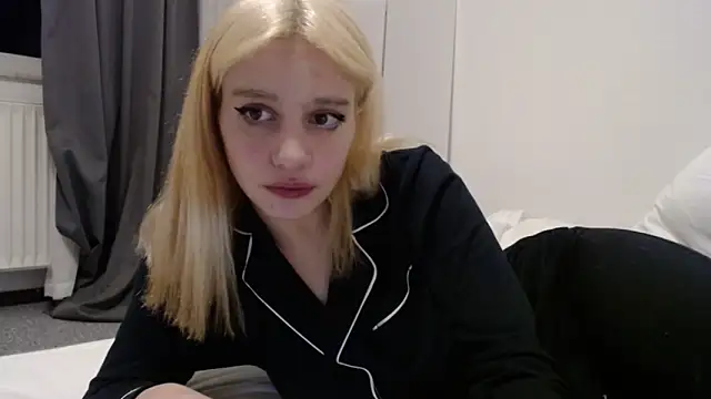 bellefleurrr online show from 12/15/25, 08:58