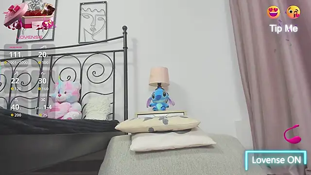 Snapshot of LollaVibes chatting on 02/28/26, 05:29 LollaVibes online show from 02/28/26, 05:29