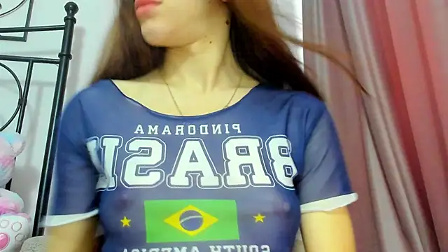 Snapshot of LollaVibes chatting on 01/17/26, 06:17 LollaVibes online show from 01/17/26, 06:17