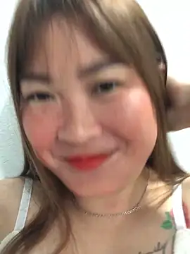 Snapshot of bombom1x chatting on 10/25/25, 09:19 bombom1x online show from 10/25/25, 09:19