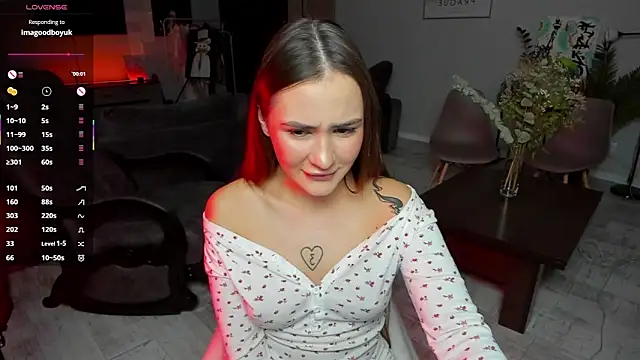 Snapshot of Cleojuice chatting on 11/04/25, 01:37 Cleojuice online show from 11/04/25, 01:37