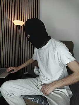 findomhot online show from 12/18/25, 06:12