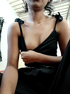 Snapshot of Kissu-Jaan chatting on 11/12/25, 03:32 Kissu-Jaan online show from 11/12/25, 03:32