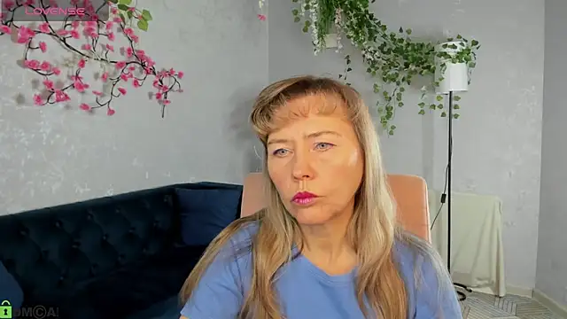 Carla Vogue online show from 11/28/25, 11:10