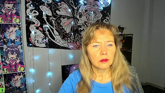 Carla Vogue online show from 12/15/25, 03:01