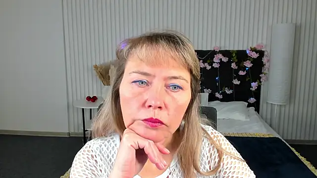 Carla Vogue online show from 11/04/25, 03:10