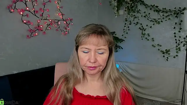 Carla Vogue online show from 12/04/25, 10:14