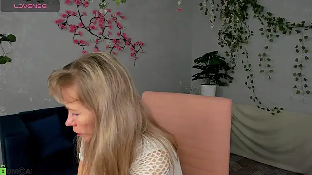 Carla Vogue online show from 11/16/25, 03:00