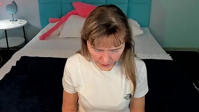 Carla Vogue online show from 11/08/25, 02:59