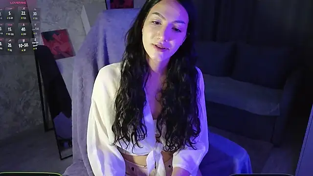 Mulan Lo online show from 11/11/25, 07:41