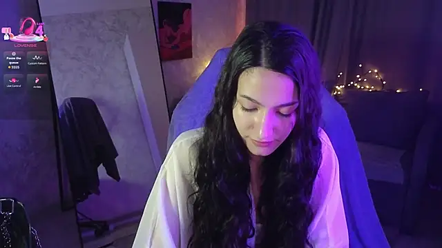 Mulan Lo online show from 11/17/25, 08:13