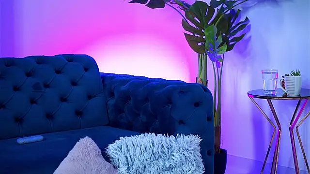 Snapshot of MaddieBryggs chatting on 11/07/25, 09:58 MaddieBryggs online show from 11/07/25, 09:58