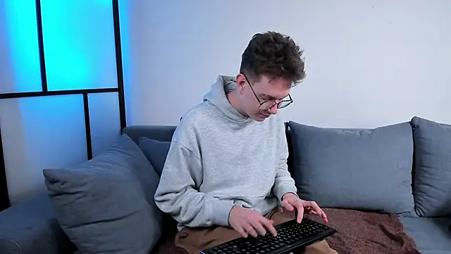 Teddy Parker online show from 11/02/25, 07:57