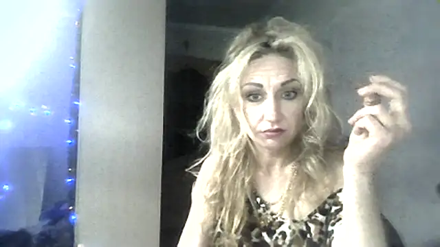 LilaniLoverx online show from 11/17/25, 01:37