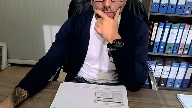 Evasionee online show from 11/18/25, 11:02