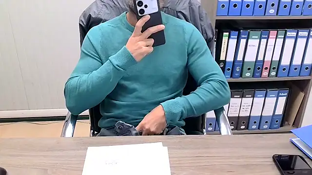 Evasionee online show from 10/30/25, 08:01