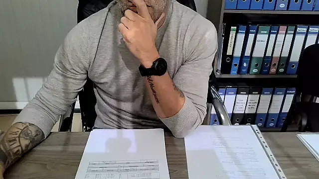 Evasionee online show from 10/28/25, 10:36